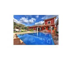 INCREIBLE VILLA con licencia turística, Piscina, Cancha de tenis, 7.000 m2 de