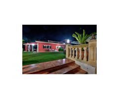 INCREIBLE VILLA con licencia turística, Piscina, Cancha de tenis, 7.000 m2 de