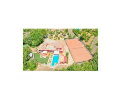 INCREIBLE VILLA con licencia turística, Piscina, Cancha de tenis, 7.000 m2 de