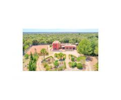 INCREIBLE VILLA con licencia turística, Piscina, Cancha de tenis, 7.000 m2 de