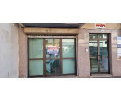 Venta de Local Comercial a 2 calles en Avenida de Canarias 411