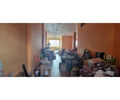 Venta de Local Comercial a 2 calles en Avenida de Canarias 411