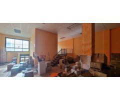 Venta de Local Comercial a 2 calles en Avenida de Canarias 411