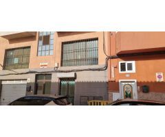 Venta de Local Comercial a 2 calles en Avenida de Canarias 411