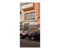 Venta de Local Comercial a 2 calles en Avenida de Canarias 411