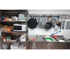 Alquilo con traspaso Asador de pollos, comida para llevar, escaleritas, las
