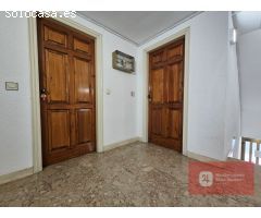 A 50 metros de la playa. 2 locales con posibilidad de convertir en vivienda.