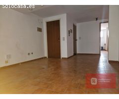 A 50 metros de la playa. 2 locales con posibilidad de convertir en vivienda.
