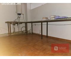 A 50 metros de la playa. 2 locales con posibilidad de convertir en vivienda.