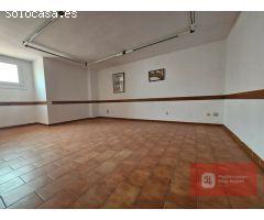 A 50 metros de la playa. 2 locales con posibilidad de convertir en vivienda.