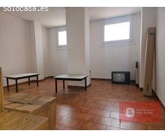A 50 metros de la playa. 2 locales con posibilidad de convertir en vivienda.