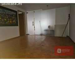 A 50 metros de la playa. 2 locales con posibilidad de convertir en vivienda.