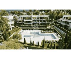 Apartamentos y áticos de 2 y 3 dormitorios con vistas en Estepona