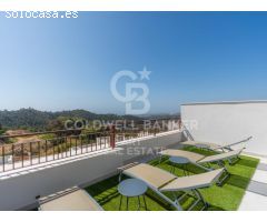 Adosada con vistas panorámicas abiertas en Istán