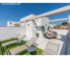 Adosada con vistas panorámicas abiertas en Istán
