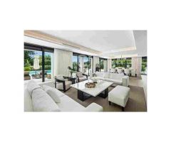 Increíble villa contemporánea en primera línea de golf en el corazón de Nueva