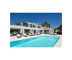 Increíble villa contemporánea en primera línea de golf en el corazón de Nueva
