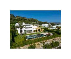 Sofisticada villa de estilo ibicenco en prestigiosa Finca Cortesín, Casares
