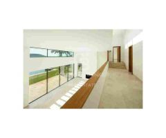 Sofisticada villa de estilo ibicenco en prestigiosa Finca Cortesín, Casares