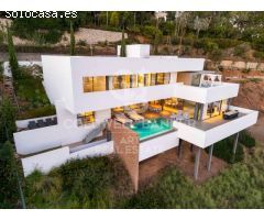 Espectacular villa contemporánea con vistas panorámicas al mar, El Herrojo, La