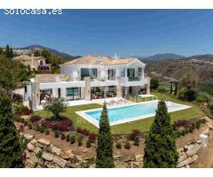 Exquisita Villa de Nueva Construcción con Impresionantes Vistas al Mar en El