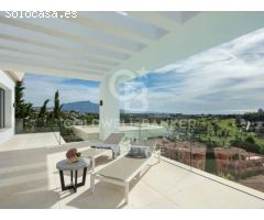 Villa Moderna y Elegante con Impresionantes Vistas Panorámicas en El Paraíso,