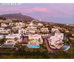 Villa Moderna con Impresionantes Vistas Panorámicas en el Valle del Golf de