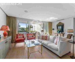 Elegante Apartamento con Jardín en el Icónico Resort Puente Romano, Marbella