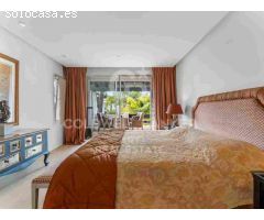 Elegante Apartamento con Jardín en el Icónico Resort Puente Romano, Marbella
