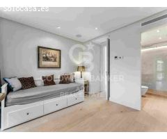 Elegante Apartamento con Jardín en el Icónico Resort Puente Romano, Marbella