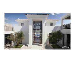 Elegancia Atemporal en El Herrojo Alto: Fusión Perfecta de Encanto Andaluz y