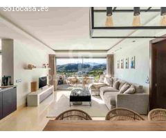 Impecable Apartamento de 3 Dormitorios con Vistas al Mar y la Montaña en Los