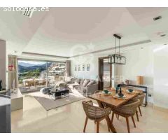 Impecable Apartamento de 3 Dormitorios con Vistas al Mar y la Montaña en Los