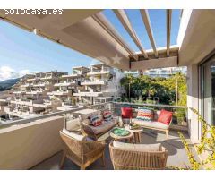 Impecable Apartamento de 3 Dormitorios con Vistas al Mar y la Montaña en Los