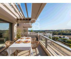 Impecable Apartamento de 3 Dormitorios con Vistas al Mar y la Montaña en Los