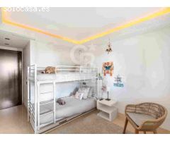 Impecable Apartamento de 3 Dormitorios con Vistas al Mar y la Montaña en Los