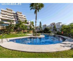 Impecable Apartamento de 3 Dormitorios con Vistas al Mar y la Montaña en Los