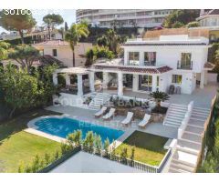 Un Refugio Moderno y Elegante con Vistas al Golf en Las Brisas, Nueva Andalucía,