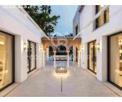 Villa elegante que Fusiona Tradición y Modernidad en Las Brisas, Nueva Andalucía