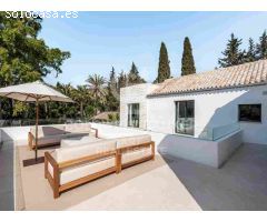 Villa elegante que Fusiona Tradición y Modernidad en Las Brisas, Nueva Andalucía
