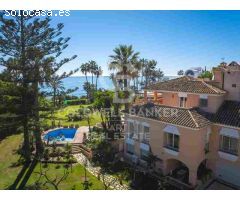 Espectacular villa en primera línea de playa en la Nueva Milla de Oro, Estepona