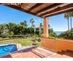 Espectacular villa en primera línea de playa en la Nueva Milla de Oro, Estepona