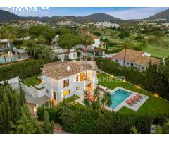 Elegante villa mediterránea en el corazón de Nueva Andalucía