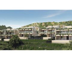 Áticos y apartamentos de nueva construcción con 2 y 3 dormitorios en Elviria