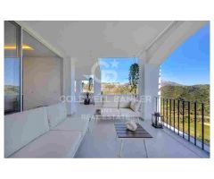 Apartamento moderno en Altos de La Quinta, Benahavís