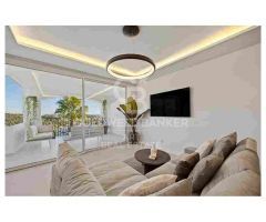 Apartamento moderno en Altos de La Quinta, Benahavís
