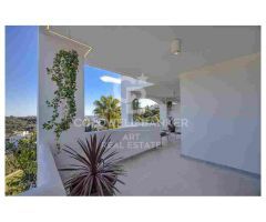 Apartamento moderno en Altos de La Quinta, Benahavís