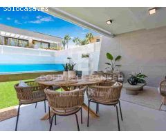 Adosado de Lujo cerca del mar en Banus Bay Residences, Puerto Banús, Marbella