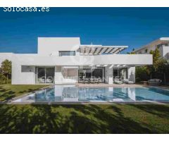 Villas contemporáneas con 5 dormitorios en El Paraíso, Benahavís