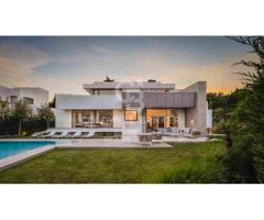 Exclusiva colección de 9 villas de lujo en la Nueva Milla de Oro, Estepona